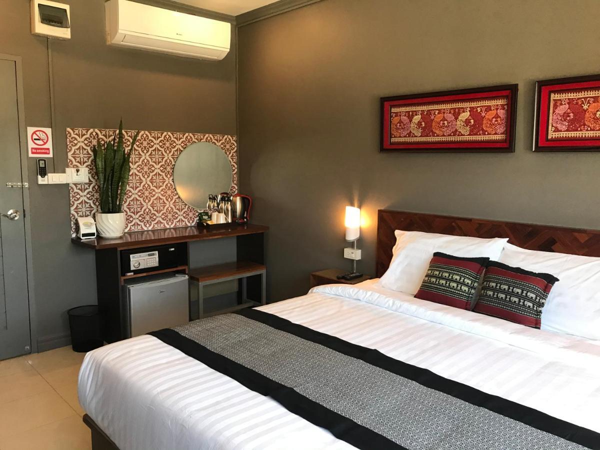Patuxay Place Виентиане Екстериор снимка