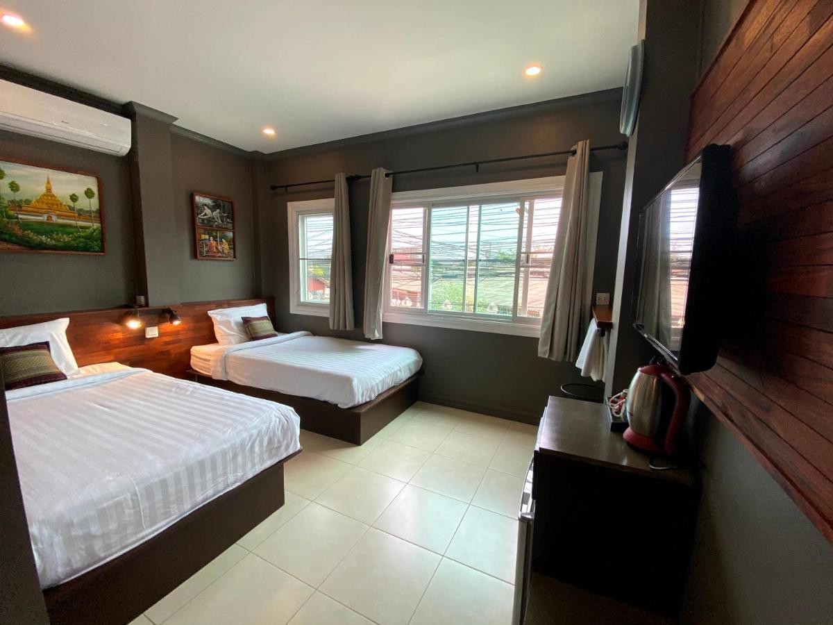Patuxay Place Виентиане Екстериор снимка