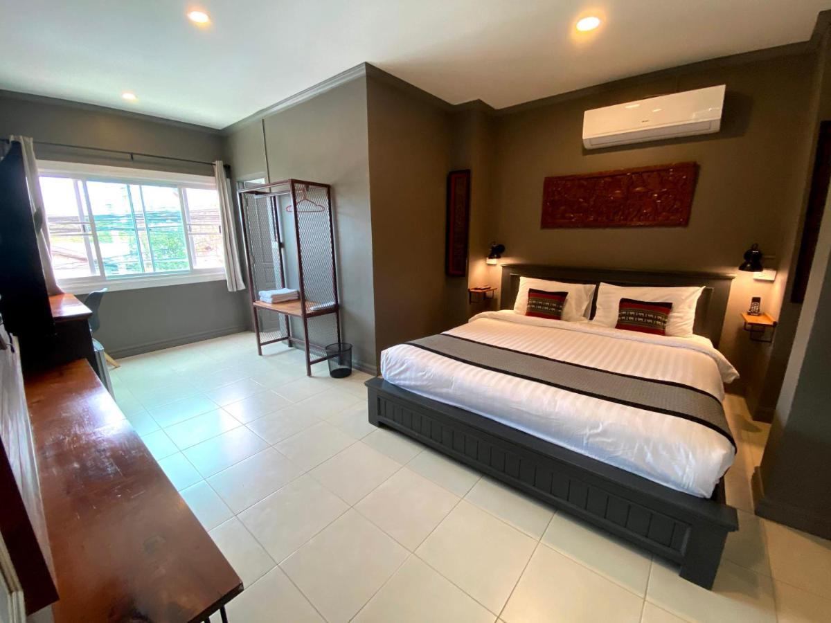 Patuxay Place Виентиане Екстериор снимка